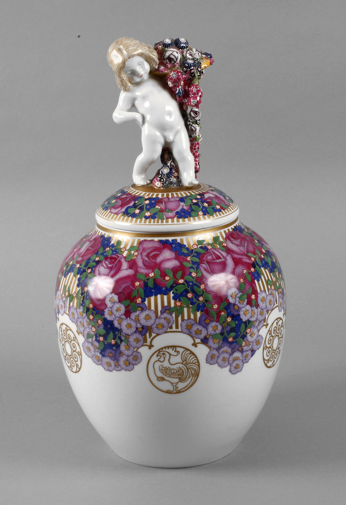 KPM Berlin Deckelvase mit Kinderfigur