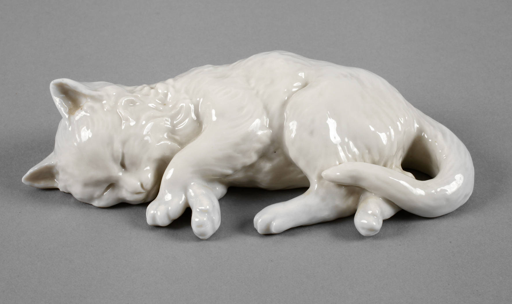 Nymphenburg ”Kätzchen, liegend”