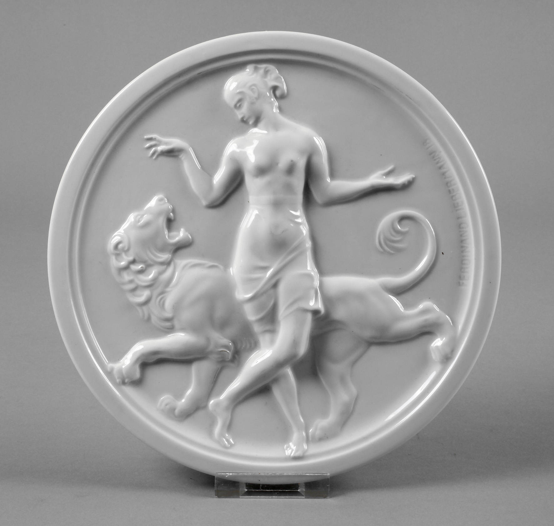 Rosenthal Relief-Wandplatte ”Mädchen mit Löwe”