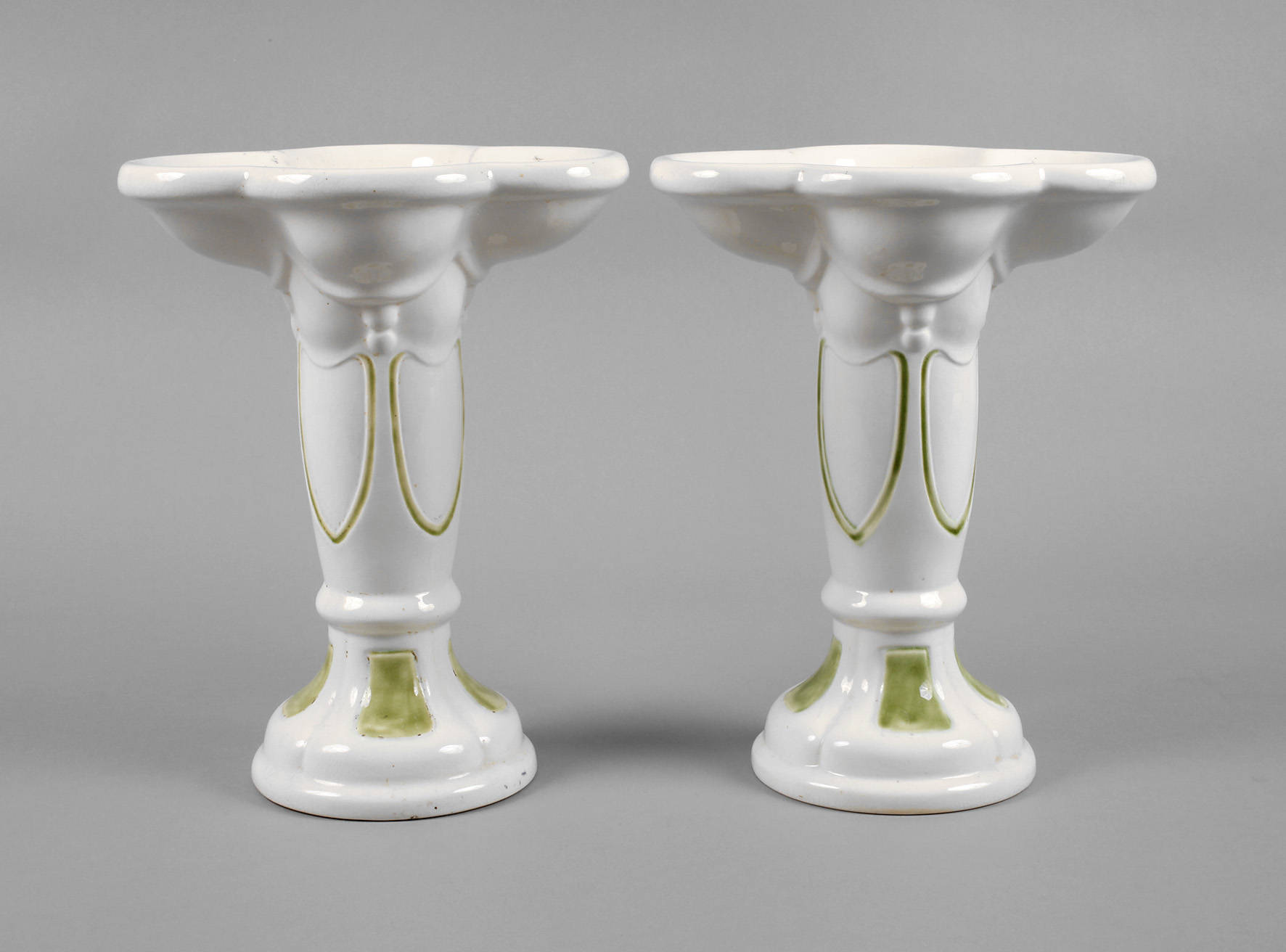 Paar Jugendstil-Beisteller