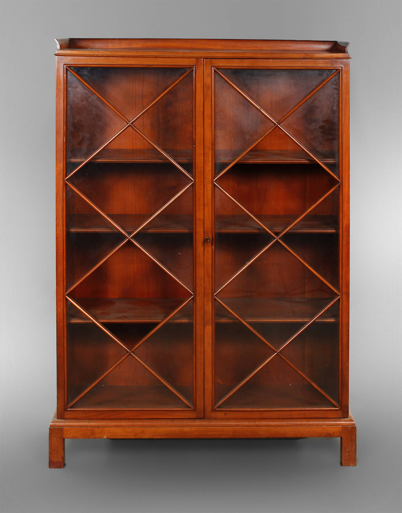 Kleine Büchervitrine Hellerau