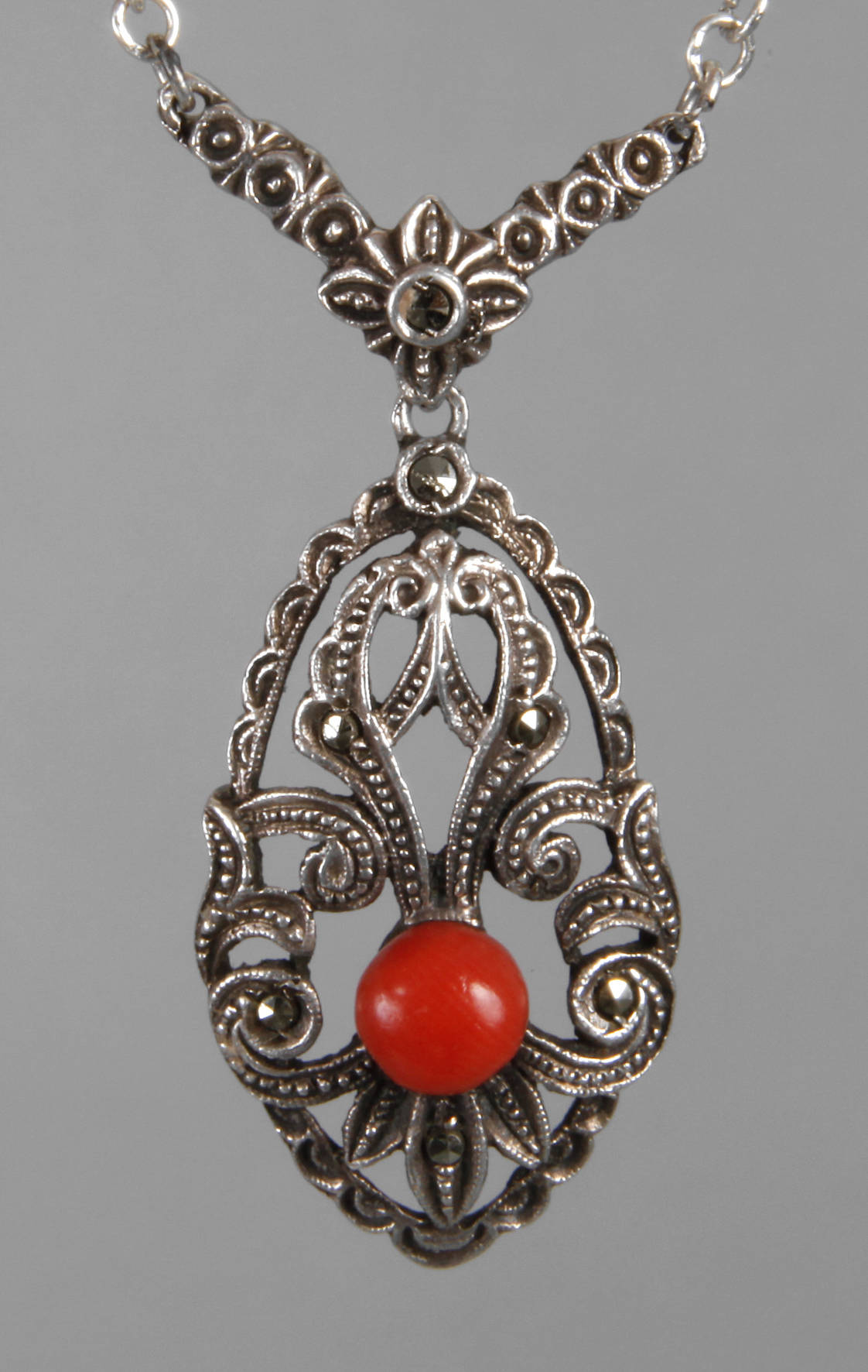 Collier mit Koralle und Markasiten