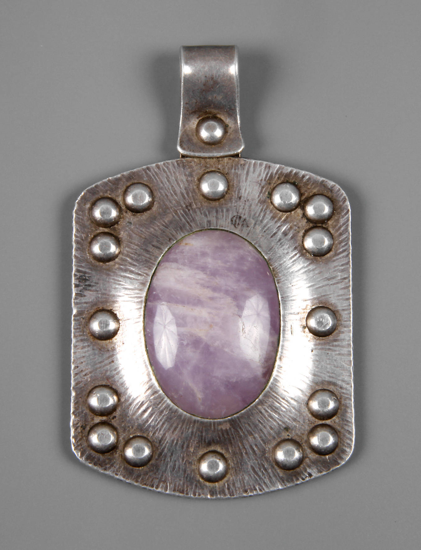 Anhänger mit Amethystcabochon
