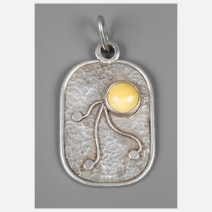 Anhänger mit Bernstein