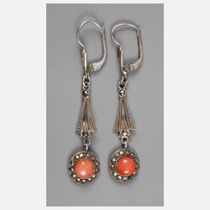 Paar Ohrhänger mit Korallen und Markasiten