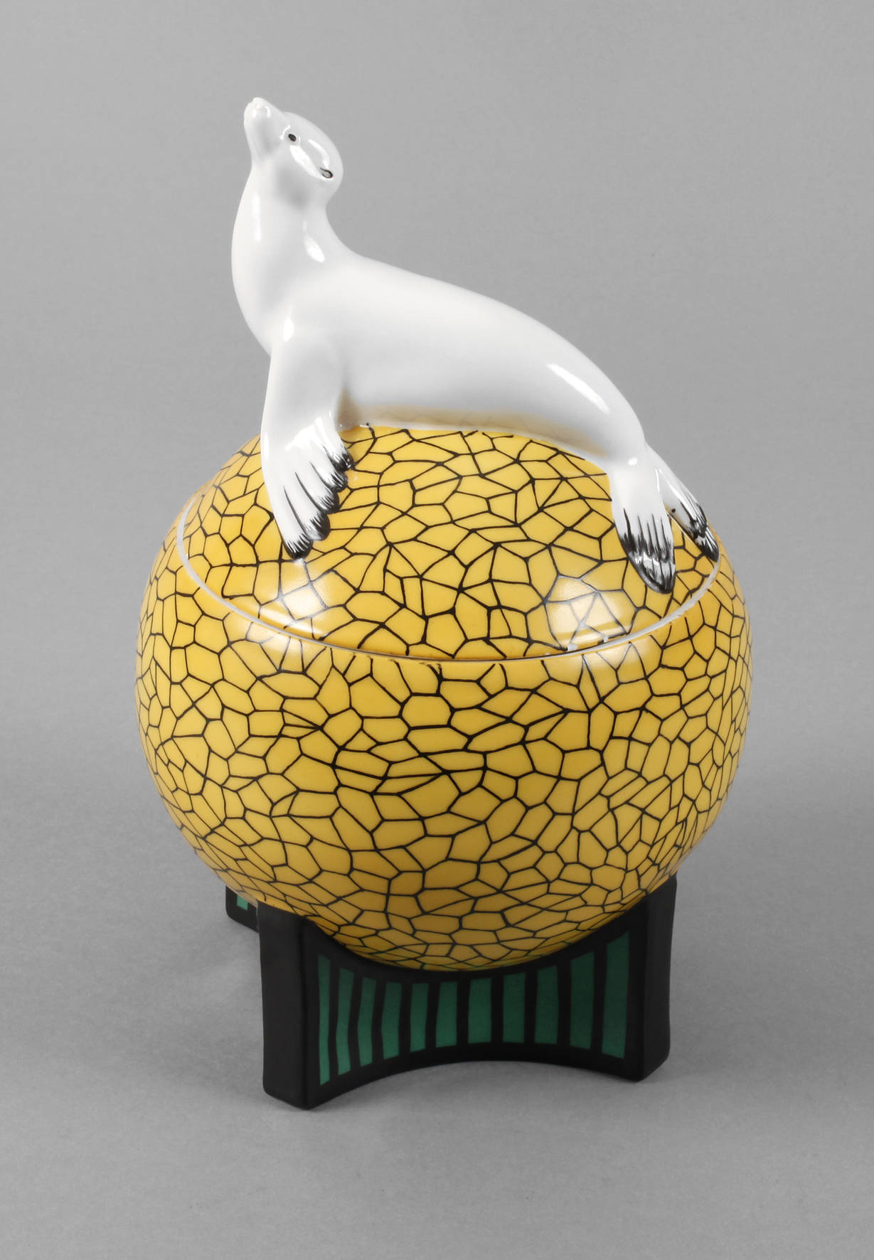 Fraureuth ”Kugeldose mit Seehund”