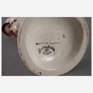 Goldscheider Wien stehendes Mädchen mit Hut