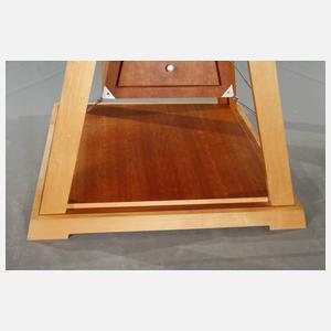 Kommode in Pyramidenform