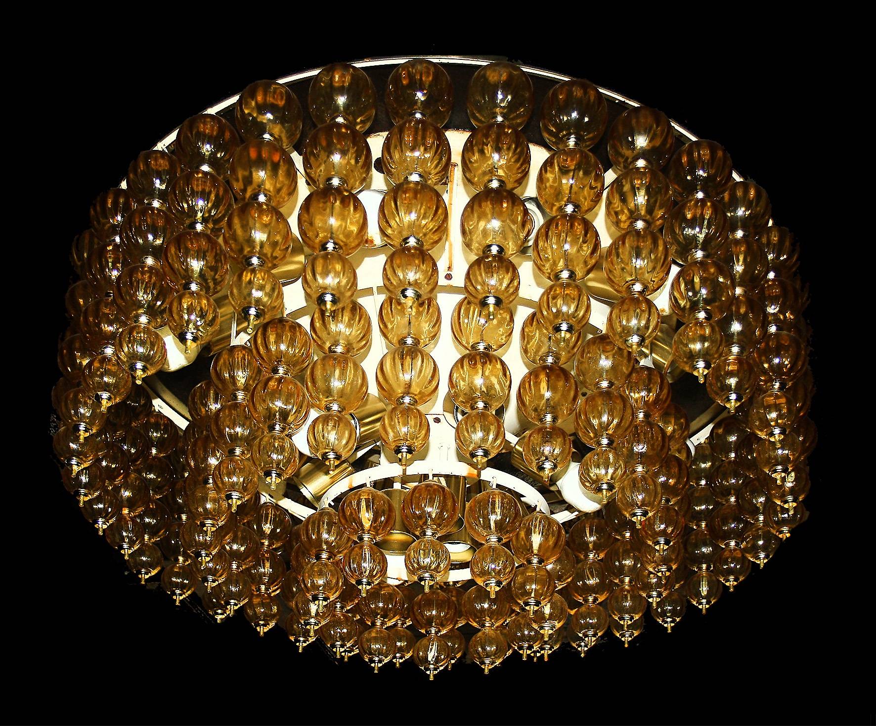 Großer Deckenlüster