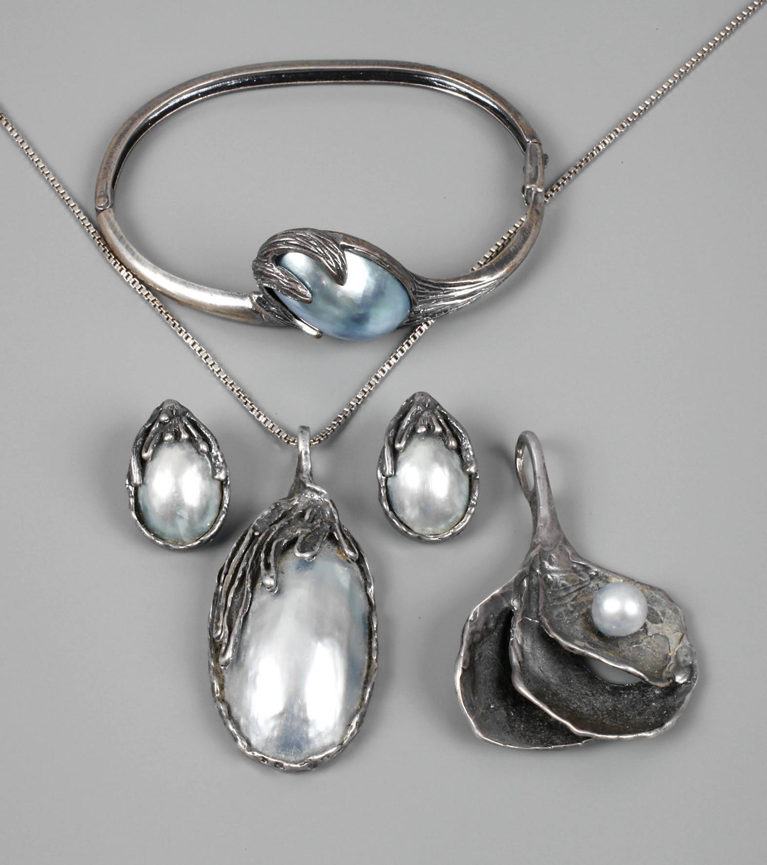 Schmuckset mit Perlen