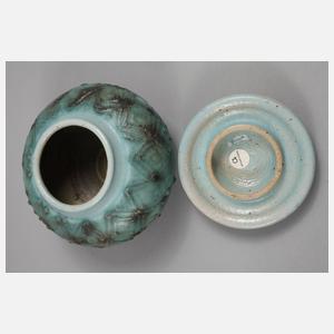 Almuth Kothe Tableau mit Deckelgefäß