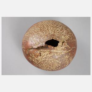 Marta Hörr ”Aufgebrochenes Kugelgefäß”