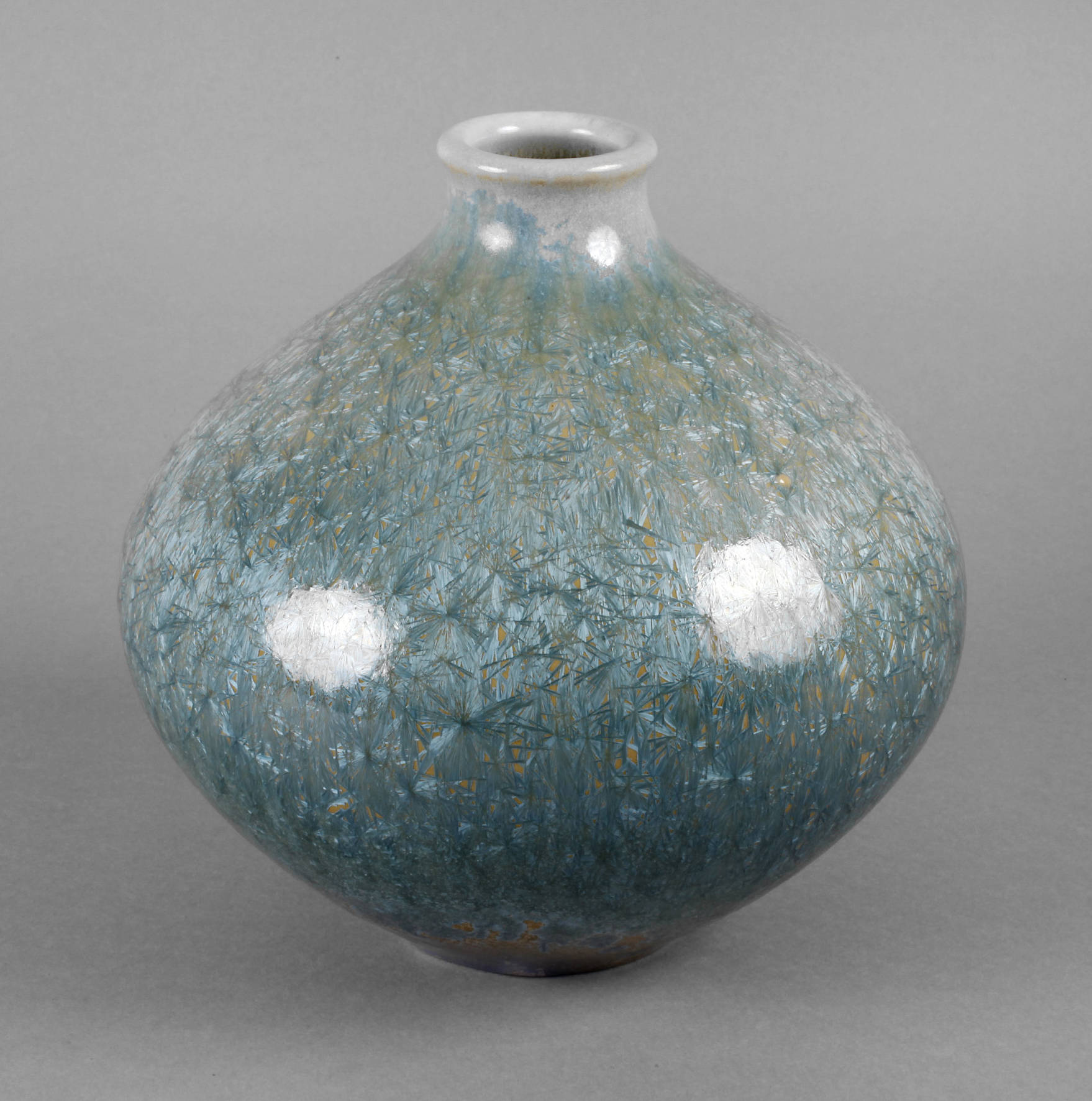 Wendelin Stahl Vase Kristallglasur