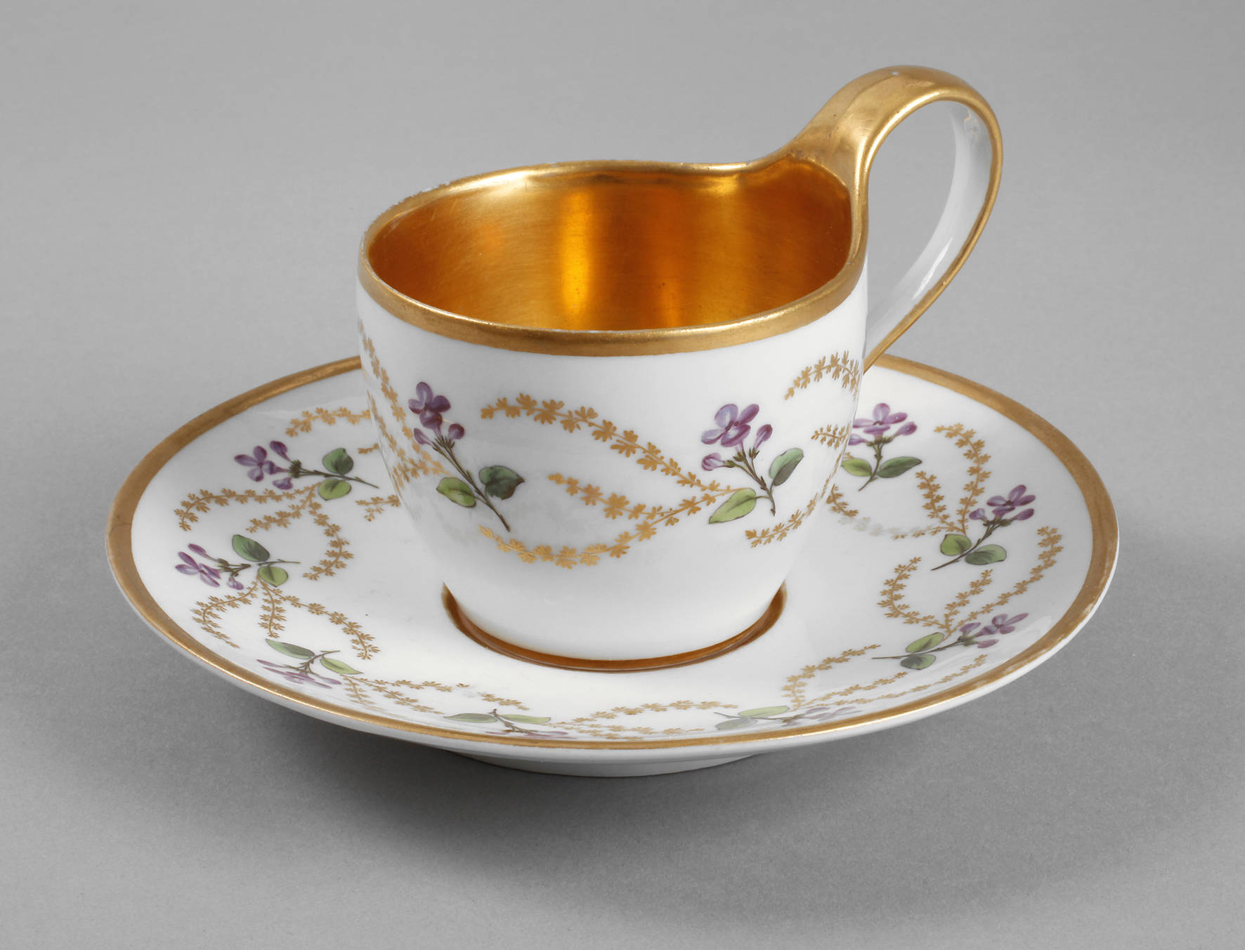 KPM Berlin Mokkatasse Veilchendekor