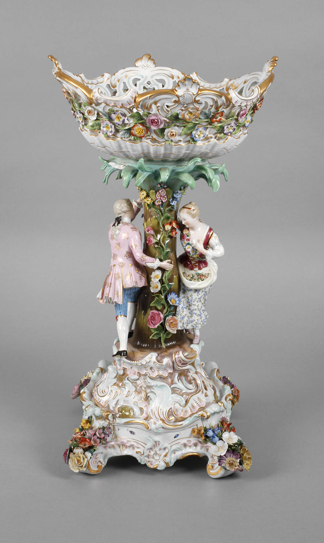 Meissen Prunkaufsatz mit galantem Paar
