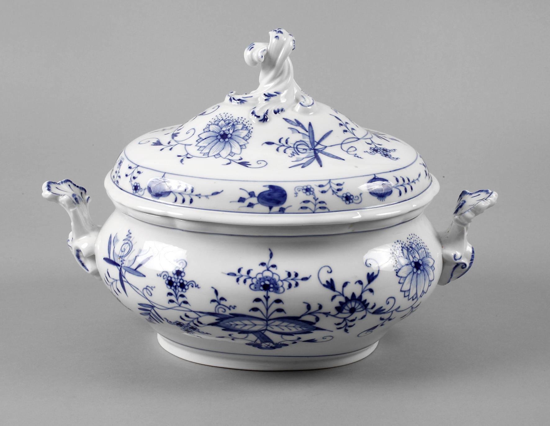 Meissen Deckelterrine ”Zwiebelmuster”