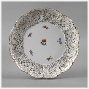 Meissen Prunkteller ”Gestreute Blümchen”
