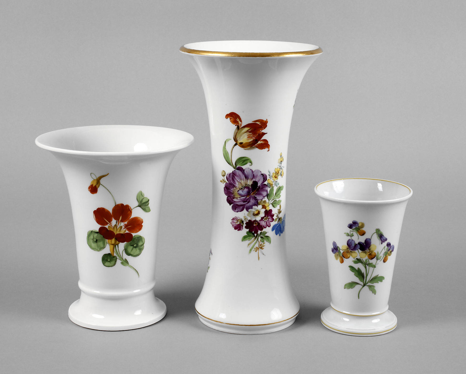 Meissen drei Vasen Blumenmalerei