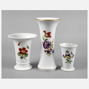 Meissen drei Vasen Blumenmalerei