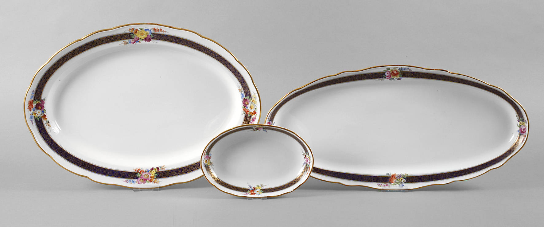 Meissen drei Schalen Bordüre mit Blumenbuketts