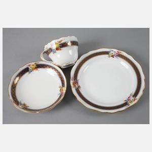 Meissen zwei Gedecke Bordüre mit Blumenbuketts