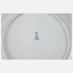 Meissen zwölf Vorspeisenteller Bordüre mit Blumenbuketts