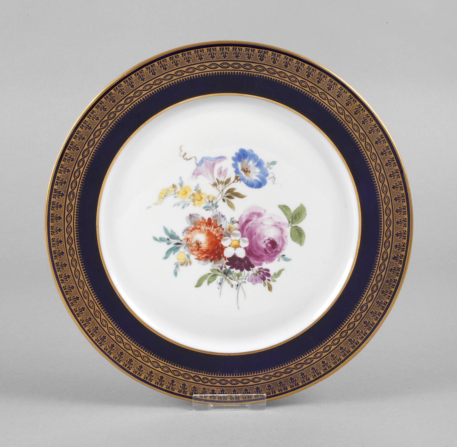 Meissen Speiseteller Kobaltfahne und Blütenbukett