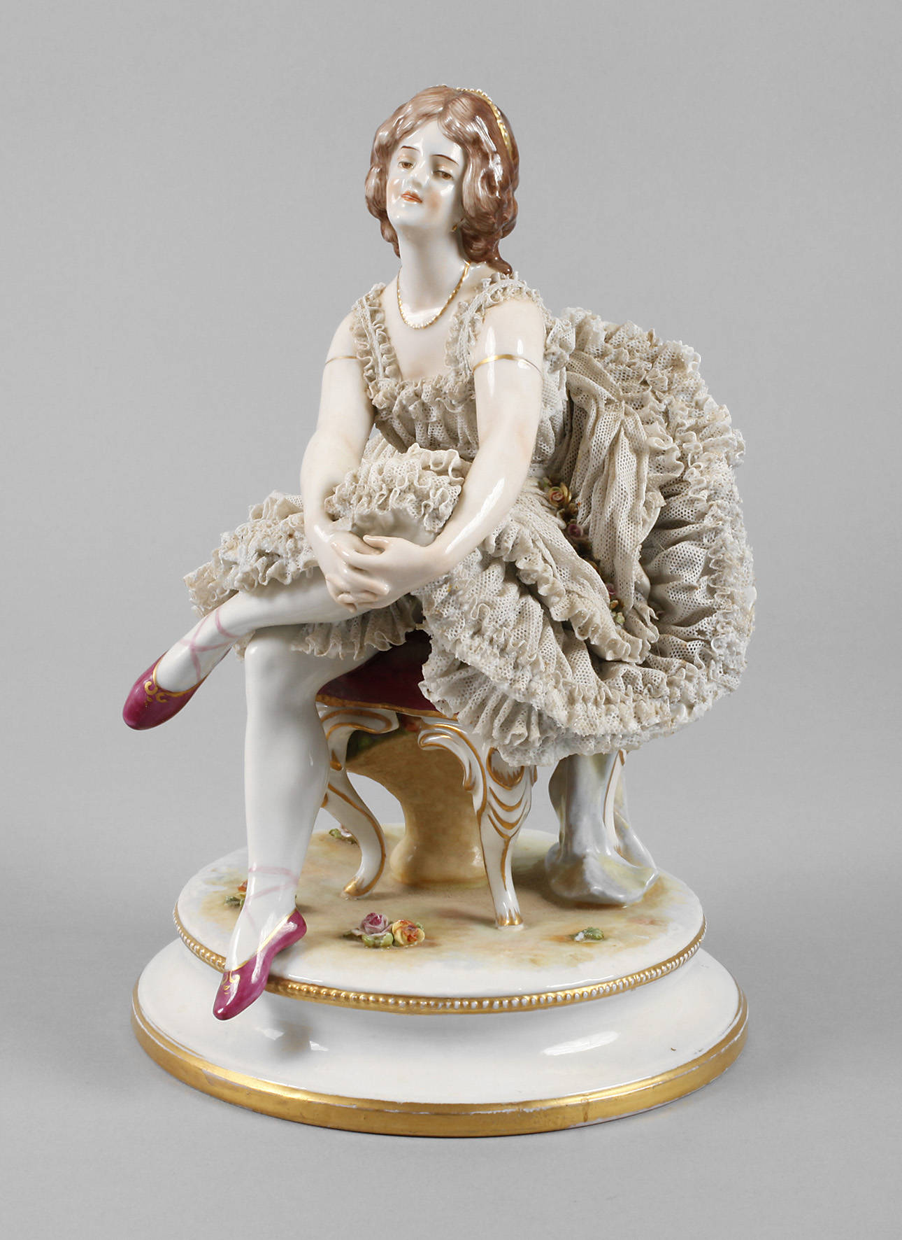 Volkstedt Tänzerin im Spitzenkleid