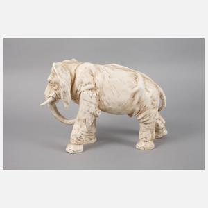 Schreitender afrikanischer Elefant