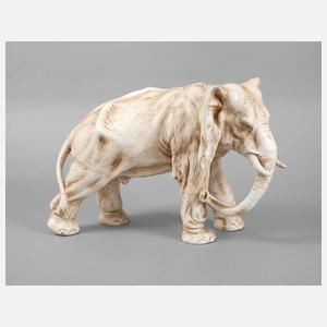 Schreitender afrikanischer Elefant