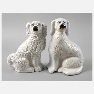 Zwei englische Kaminhunde