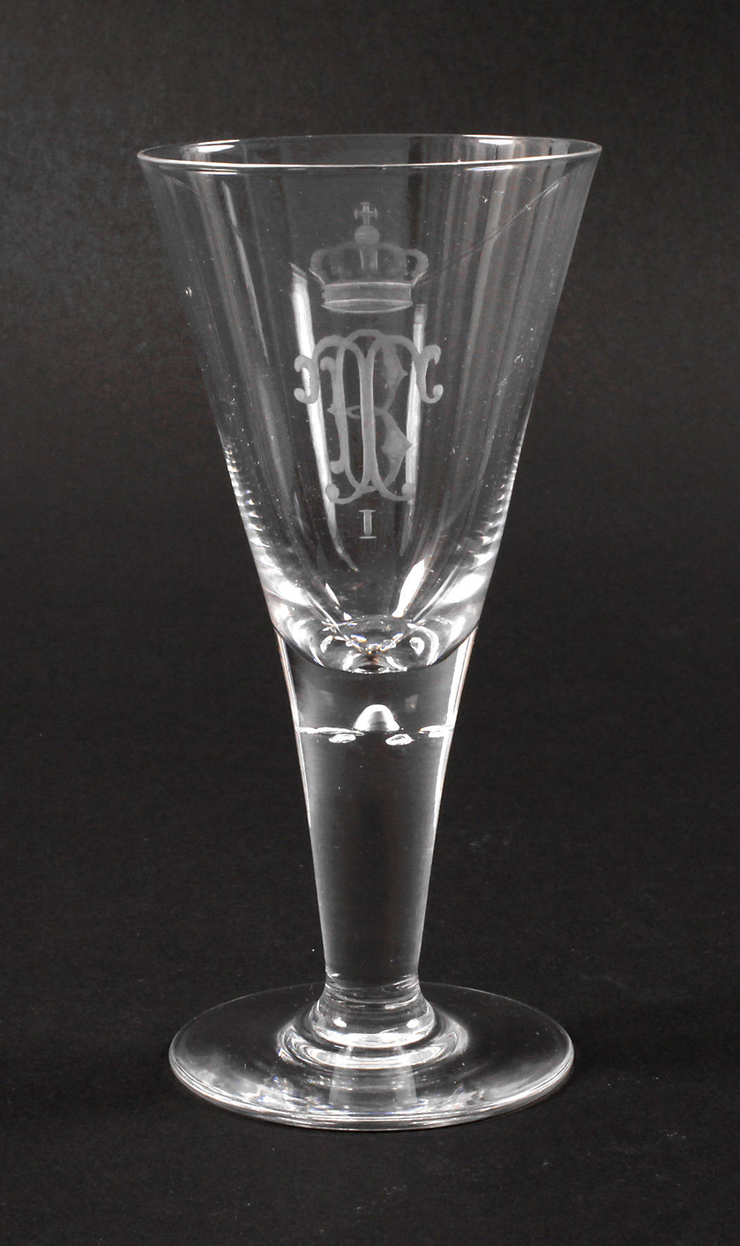 Spitzkelch mit königlichem Wappen