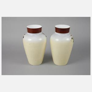 Paar Milchglasvasen Historismus