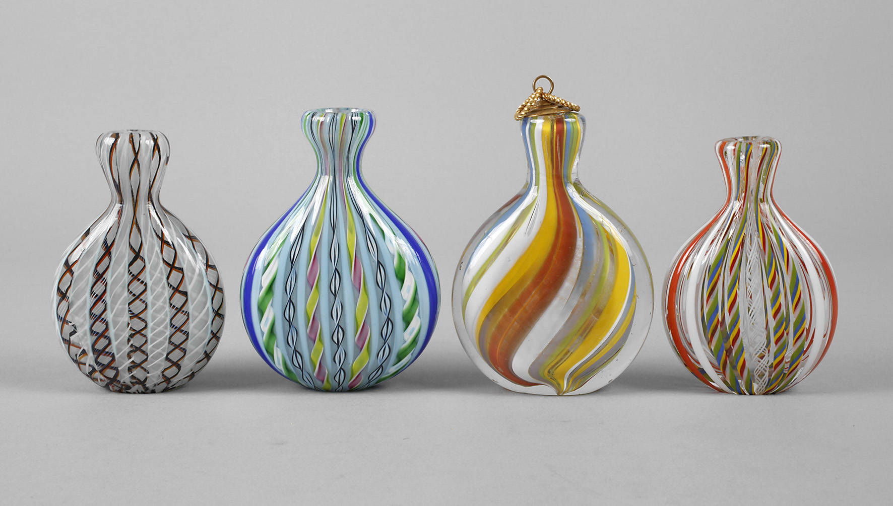 Vier Snuffbottles