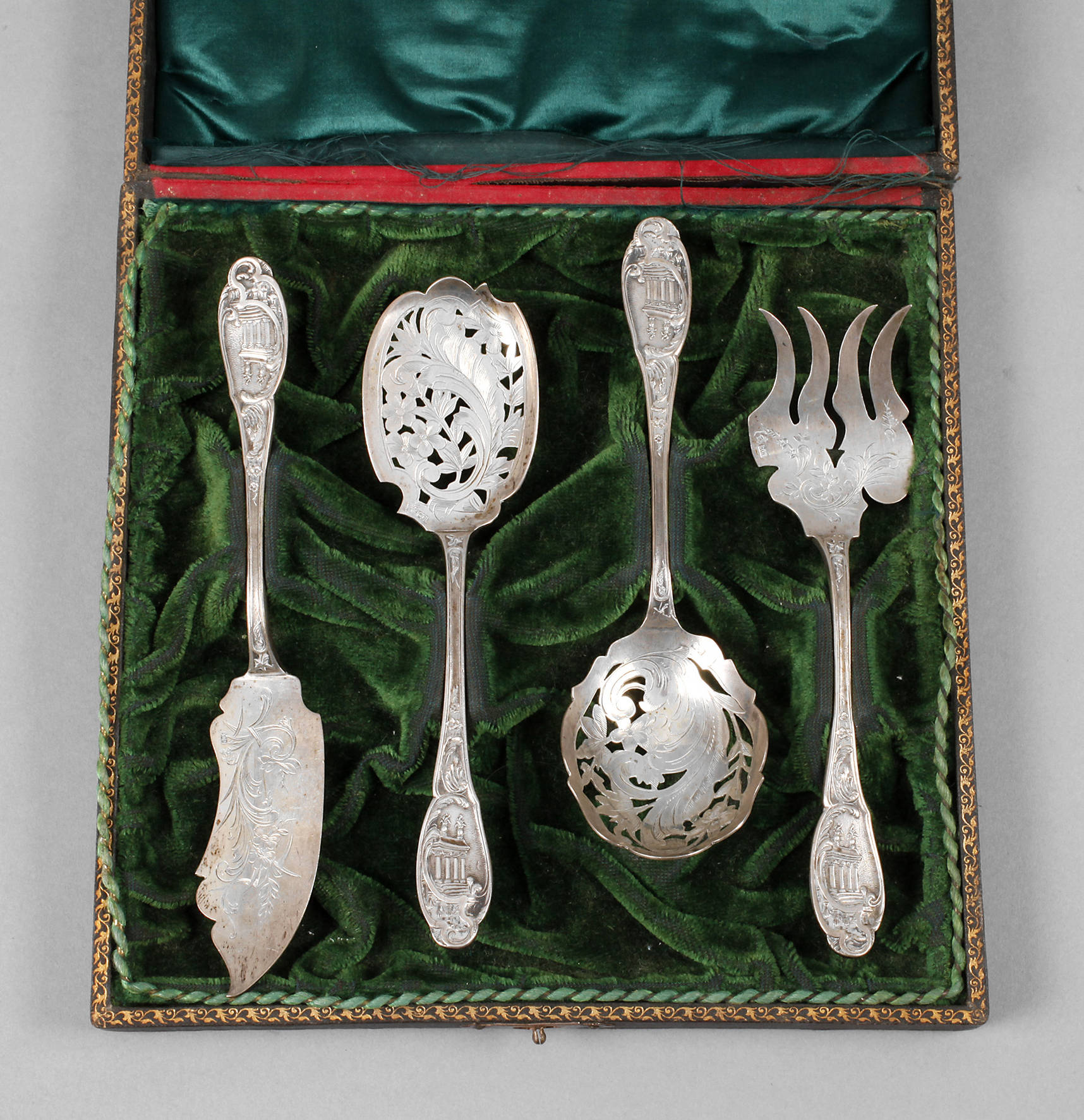 Silber vier Vorlegeteile Historismus