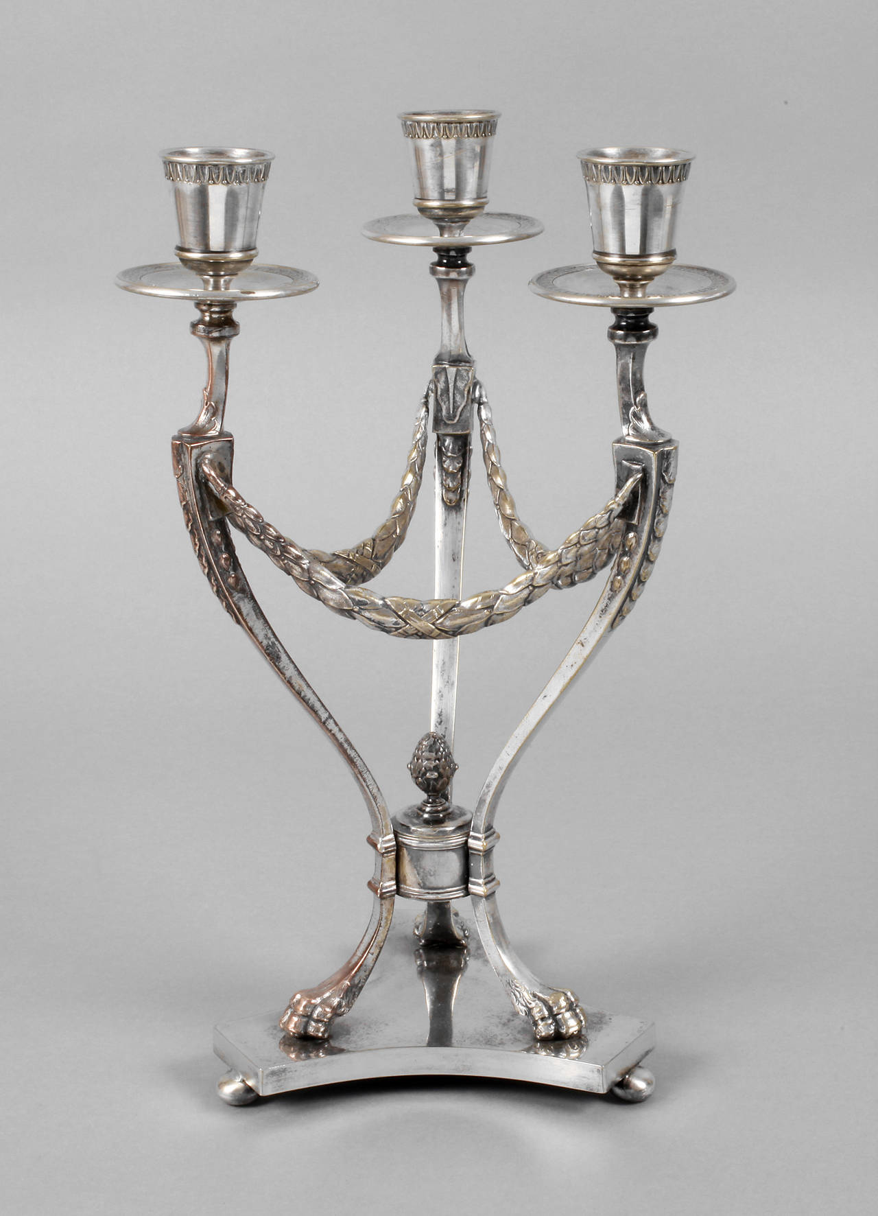 Klassizistischer Kerzenleuchter