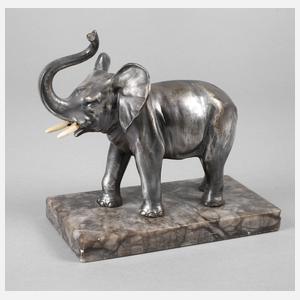 Stehender afrikanischer Elefant