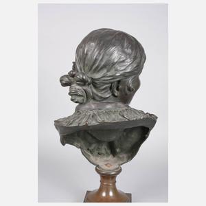 Große Mädchenbüste