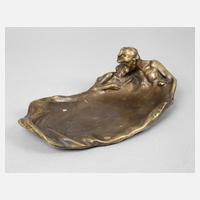 Bermann Wiener Bronzeschale ”Küssende”111