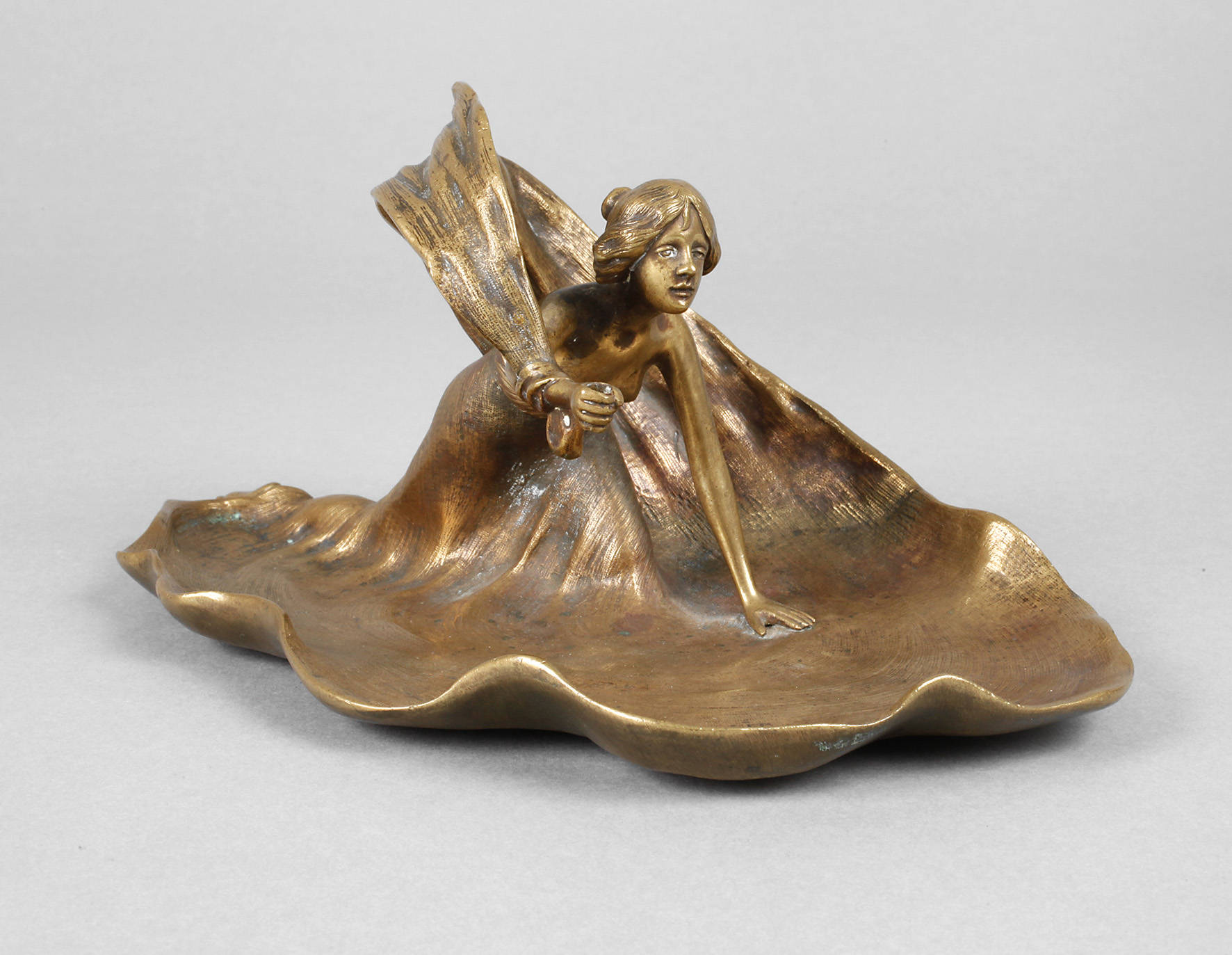 Figürliche Jugendstilschale