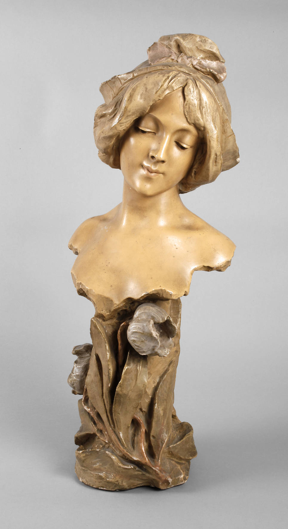 Große Büste einer Jugendstilschönheit