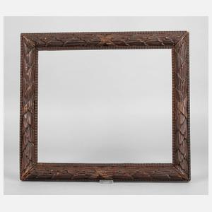 Geschnitzter Rahmen im klassizistischen Stil