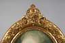 Hochovaler Goldstuckrahmen