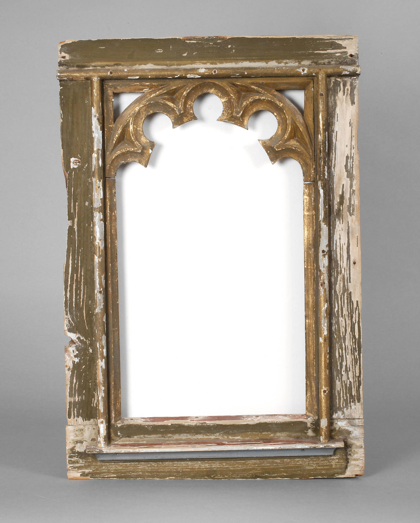 Rahmen aus einem neogotischen Element