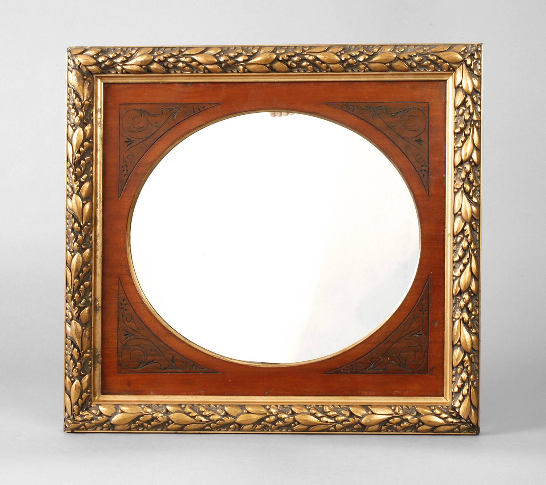 Jugendstilleiste mit Spiegel