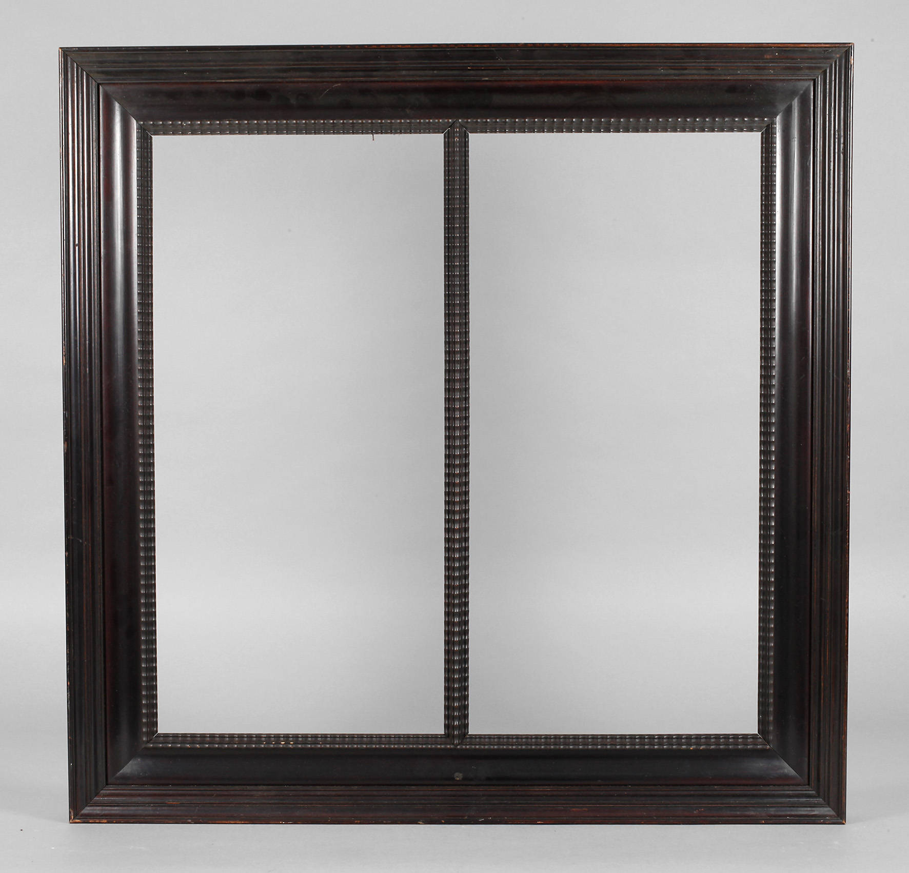 Zweigeteilter Lackleistenrahmen mit Flammleiste