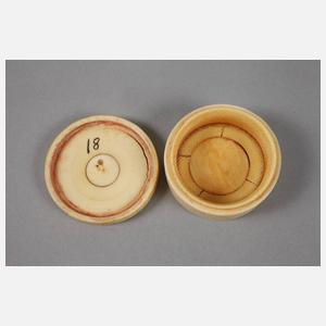 Zwei Elfenbeindosen