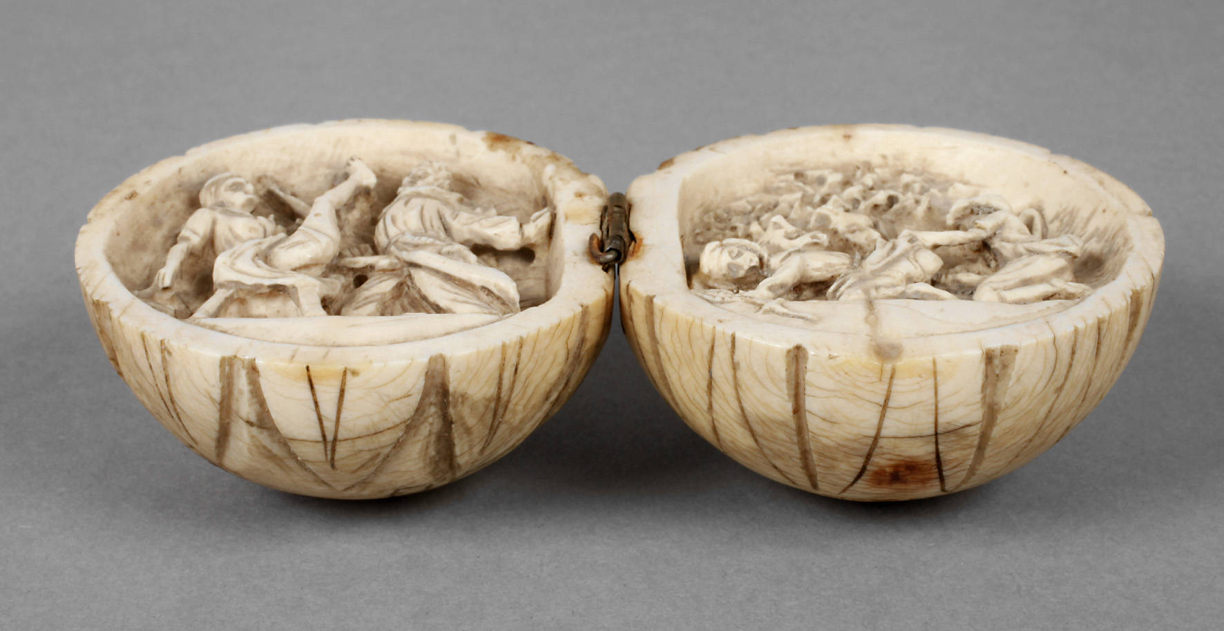 Beinschnitzerei Erotika