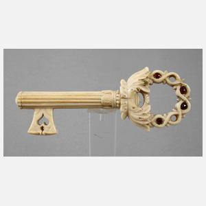 Feine Elfenbeinschnitzerei