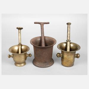 Drei Mörser mit Pistill